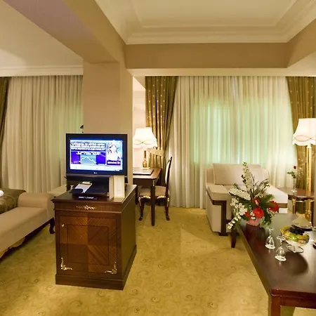 Hotel Latanya Palm &